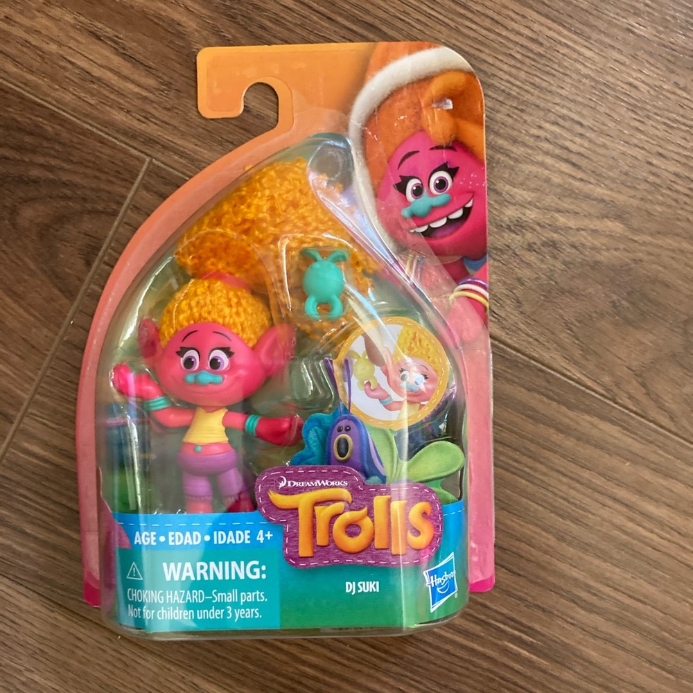 BRAND NEW: DreamWorks Trolls Branch Collectible Figure with Critter